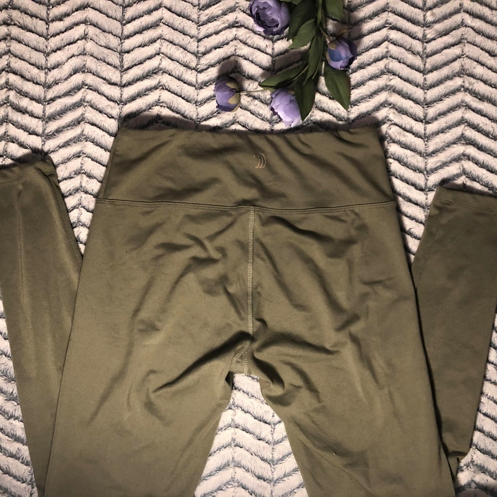 High Rise Leggings - Picture 3 of 6